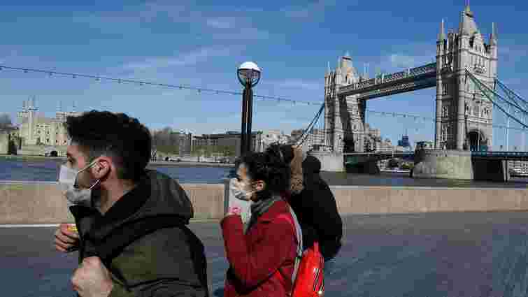 Велика Британія скасовує вимогу носити маски та Covid-паспорти