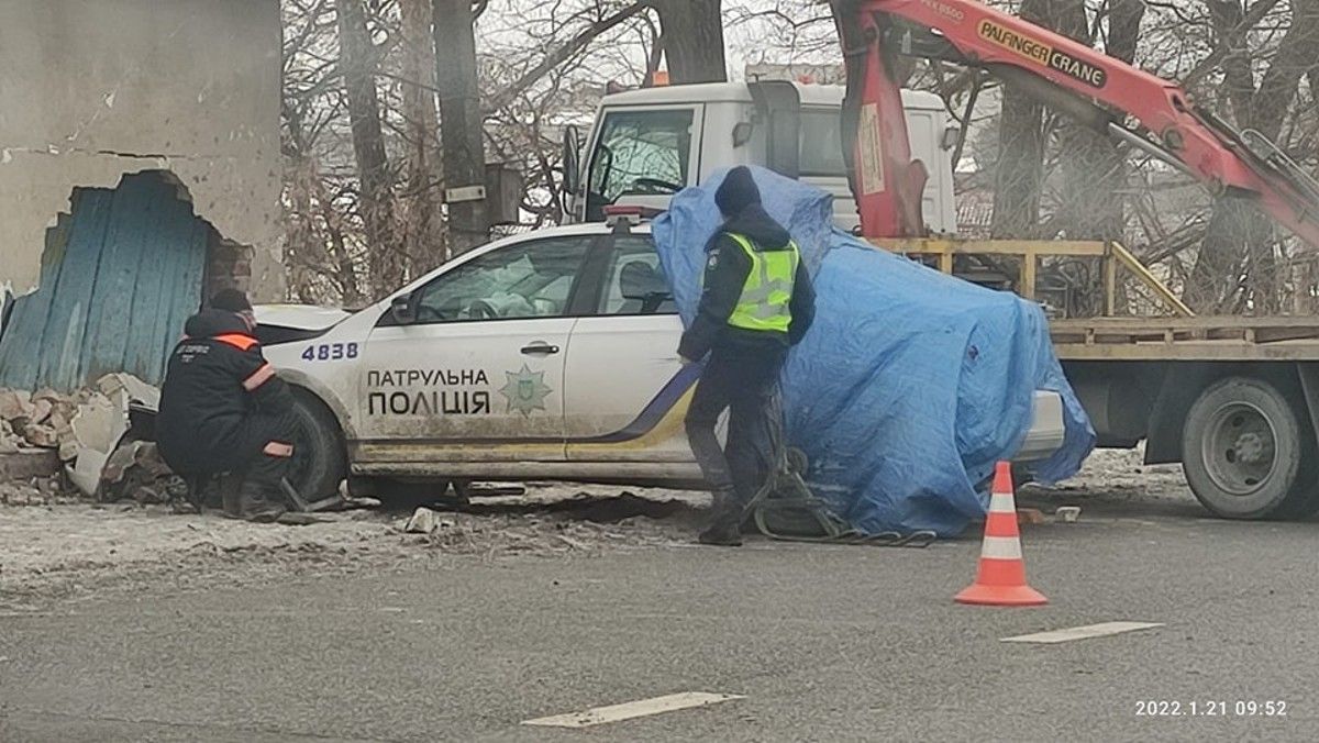 Тернопільські патрульні розбили авто під час переслідування порушника