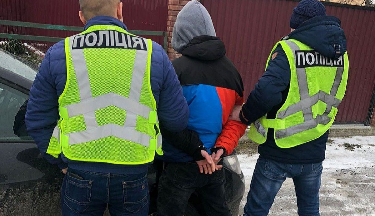 У Радехові затримали 22-річного озброєного наркоторговця