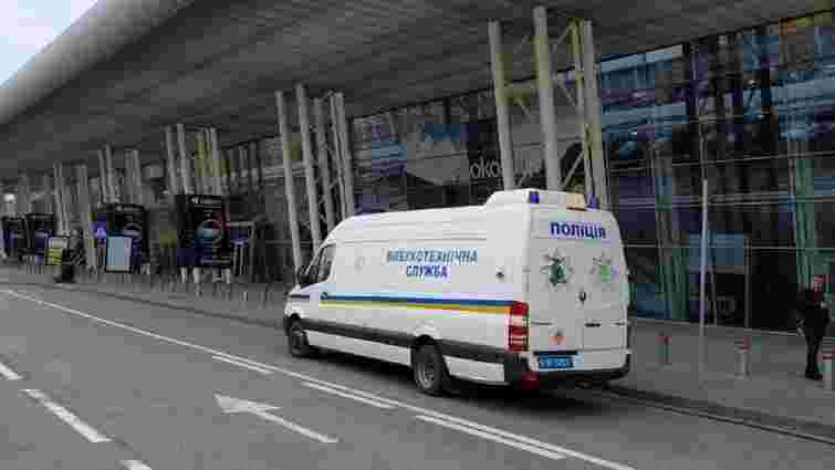 У львівському аеропорту шукали вибухівку після повідомлення про замінування