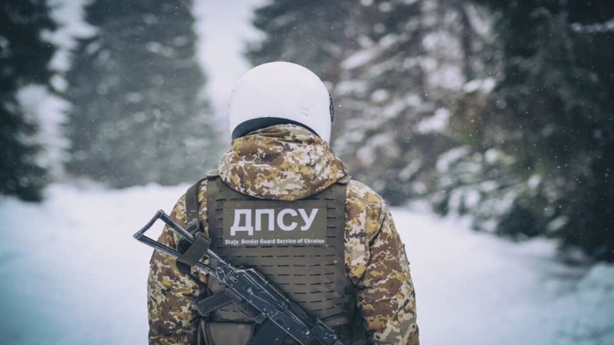На Буковині внаслідок вогнепального поранення загинув 19-річний прикордонник