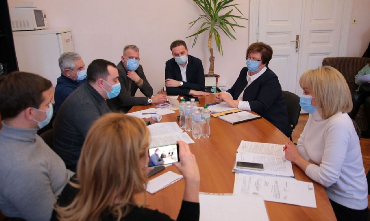 Комісія облради визнала незадовільною роботу директорки львівського «Охматдиту»