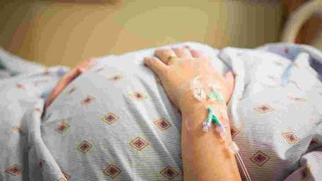 У Львові через коронавірус померла 36-річна породілля з Сокальщини