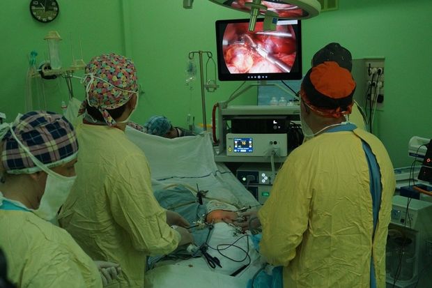 Друзі загиблого львів’янина допомогли придбати для лікарні хірургічне обладнання