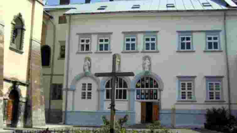 Директорка львівської гімназії скасувала 34 тис. грн штрафу за порушення карантину