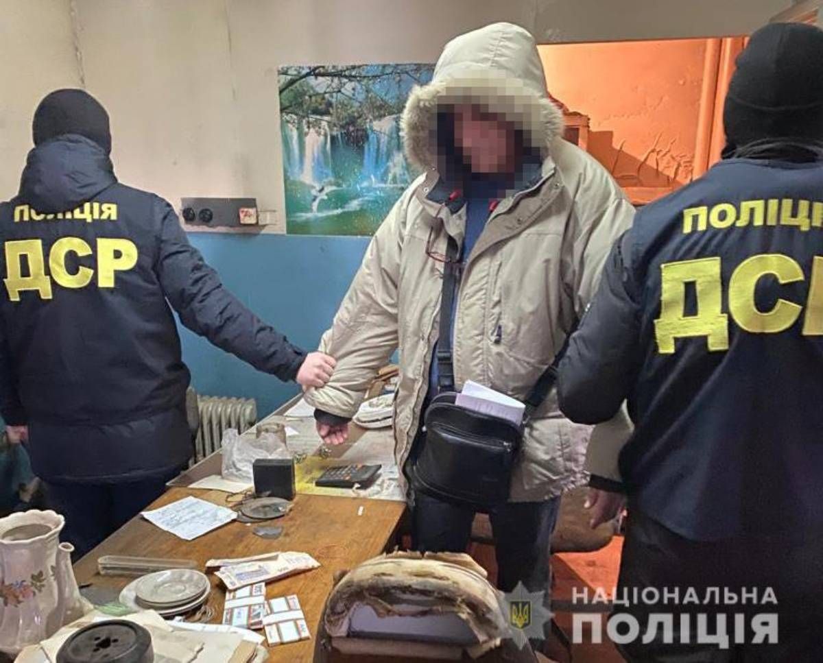 У Франківську на хабарі в 105 тис. грн затримали інженера оборонного підприємства
