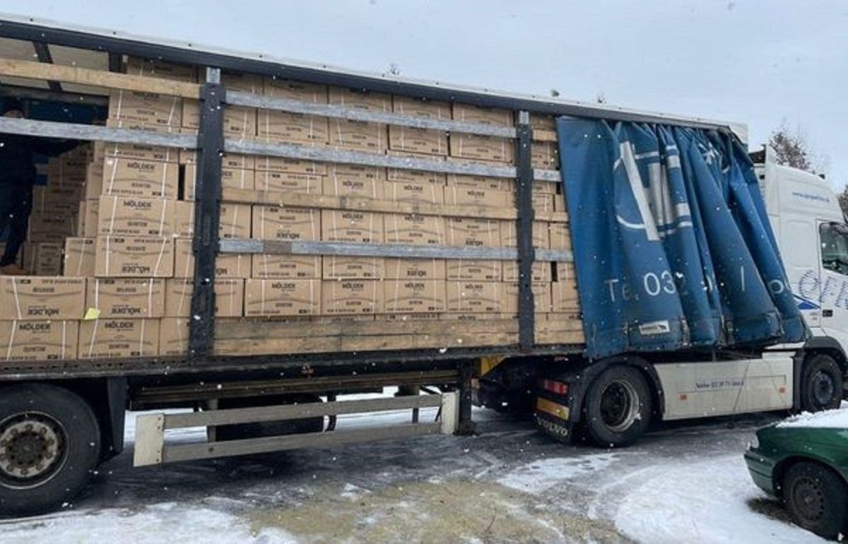 Львівські митники затримали фуру з товаром на 9 млн грн