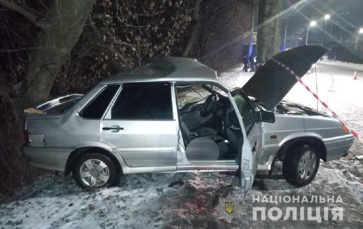 Вночі у Луцьку після зіткнення з електроопорою загинув 27-річний водій ВАЗ