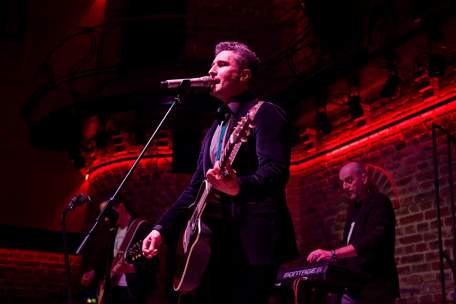 Віктор Винник і МЕРІ запрошують на концерт до Дня Закоханих