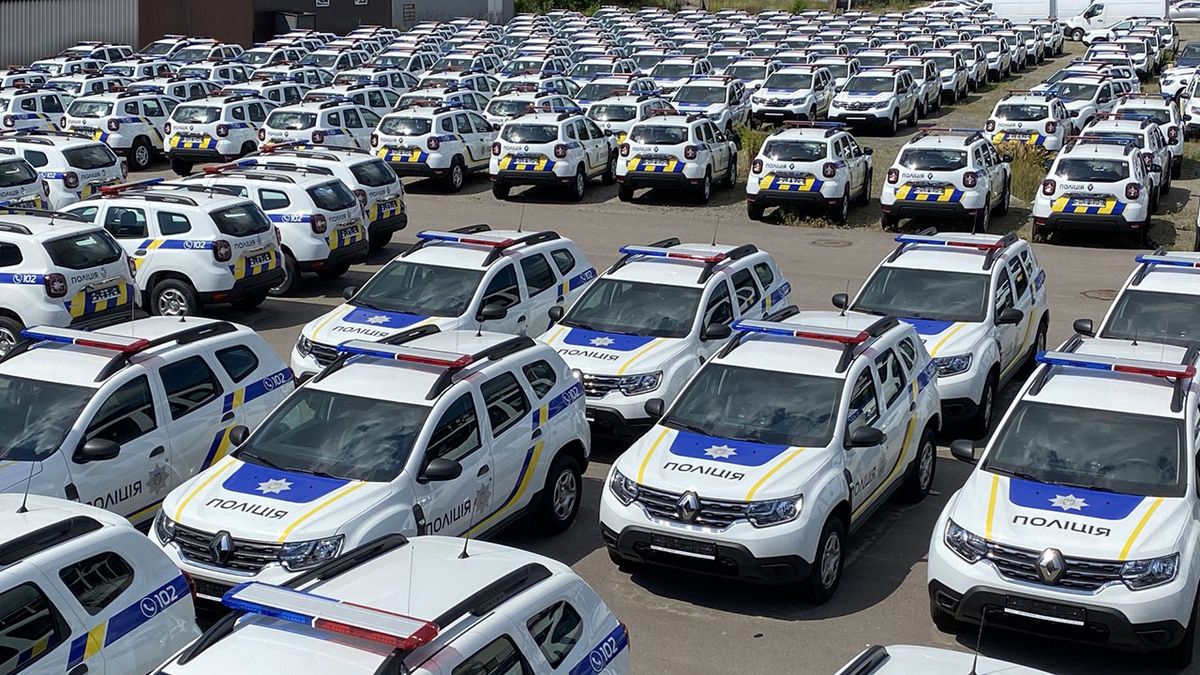 Які автомобілі закуповували за державний кошт у 2021 році