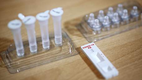 Україна три дні поспіль б'є рекорди захворюваності на коронавірус