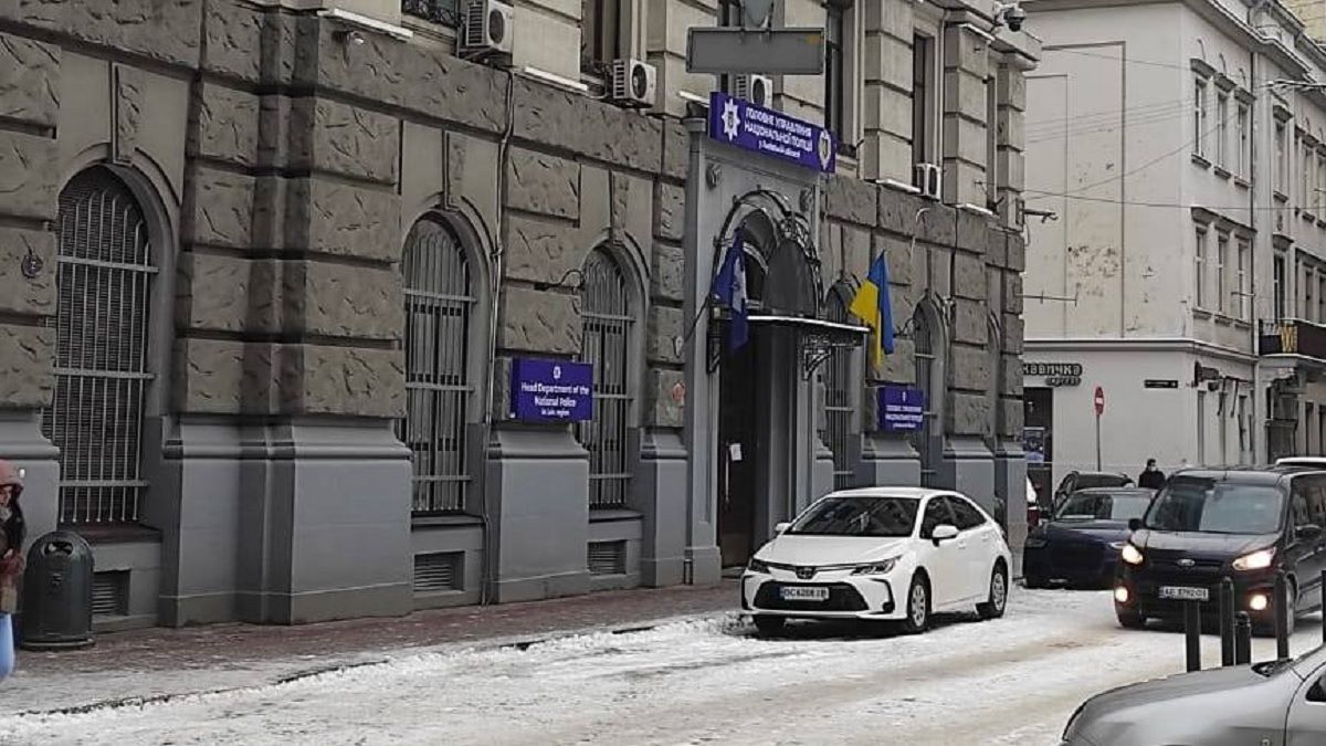 Львівська поліція офіційно відмовилась від власних маркованих конусів