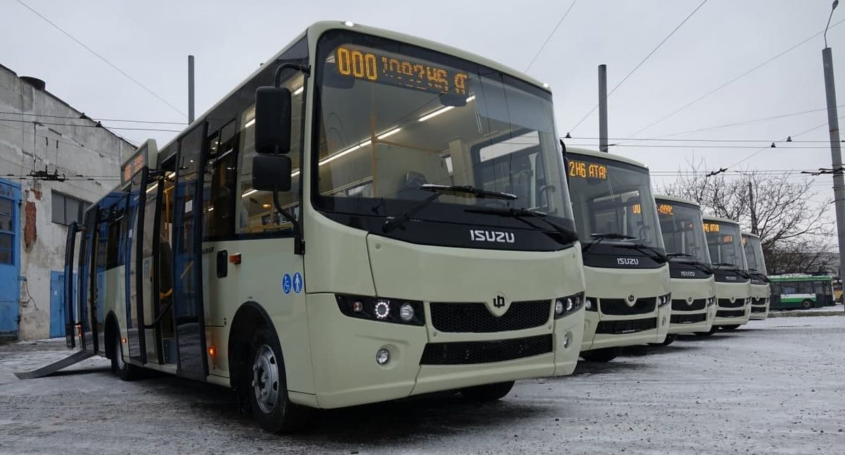 На три маршрути у Чернівцях виїхали нові автобуси
