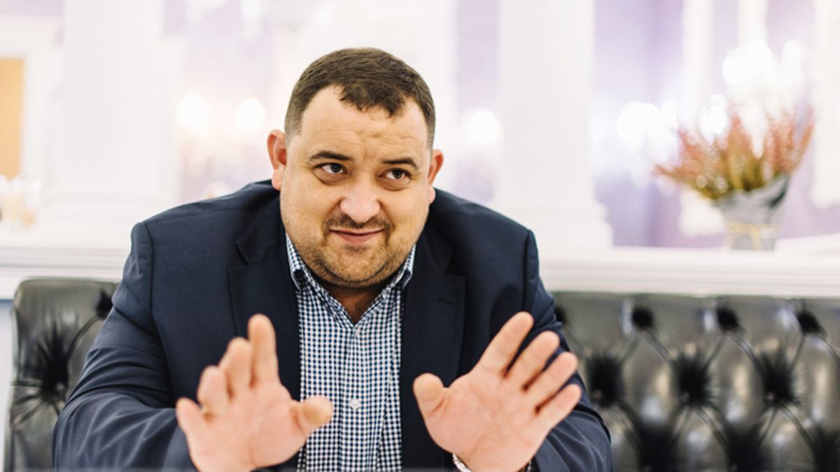 Викритого на хабарі нардепа Сергія Кузьміних оголосили у розшук