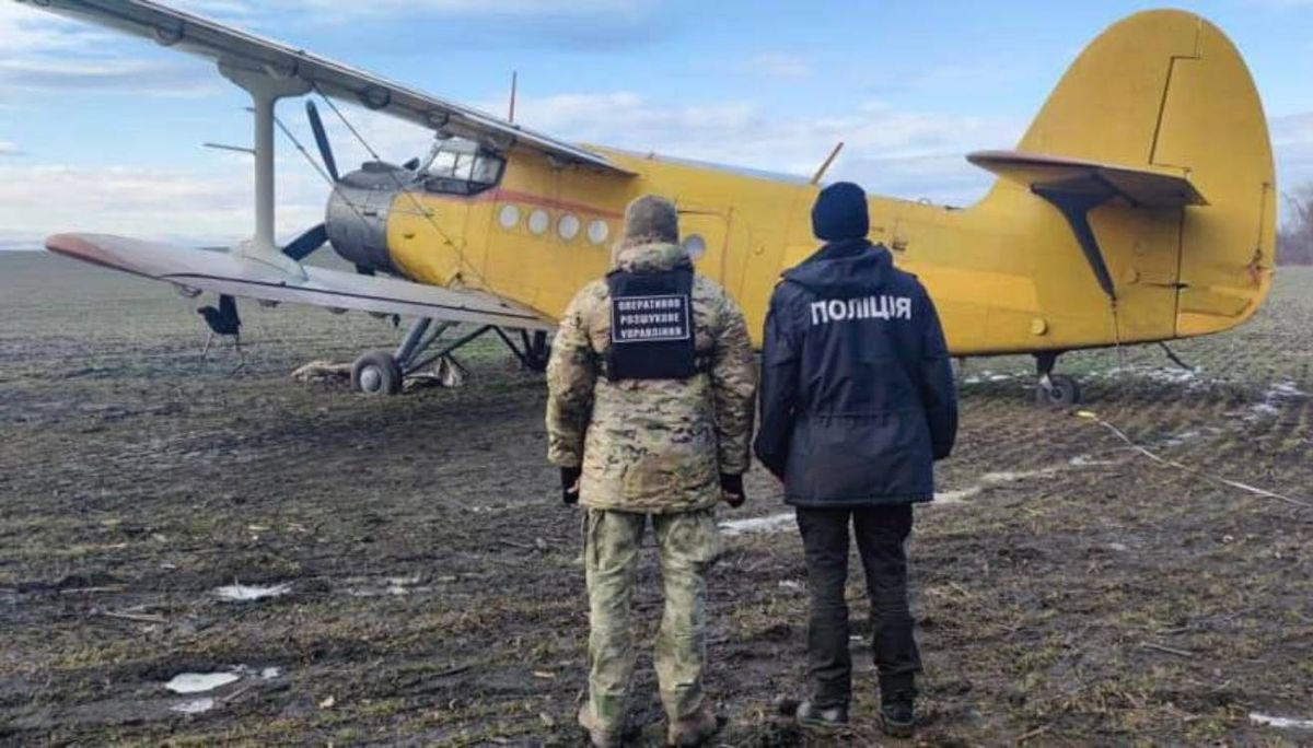 У полі на Прикарпатті виявили покинутий контрабандистами «кукурузник»
