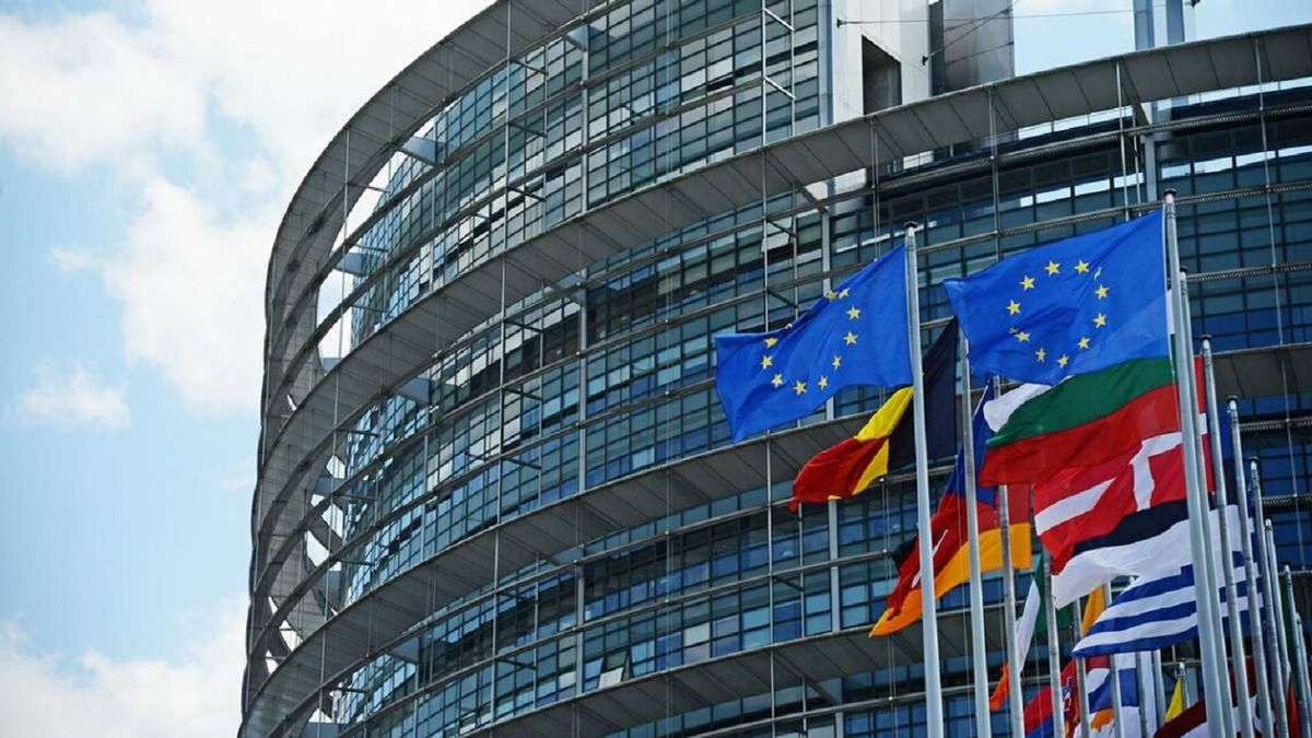 Хмельницька молодь матиме змогу витратити 20 тисяч євро на візити до іноземних країн