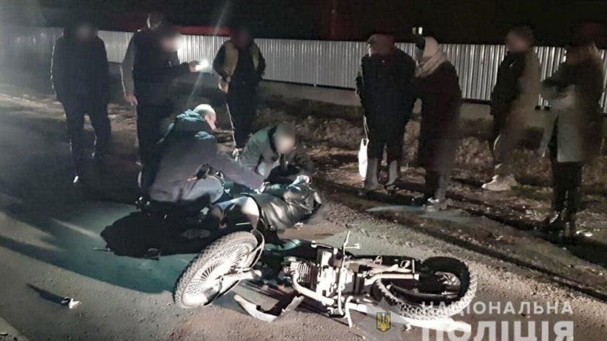 Внаслідок зіткнення з мотоциклом на Буковині загинув 23-річний мопедист

