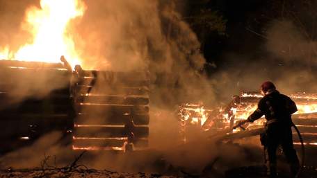 У Шевченківському гаю у Львові згоріла гуцульська гражда