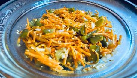 Салат з квашених огірків та моркви. Рецепт дня