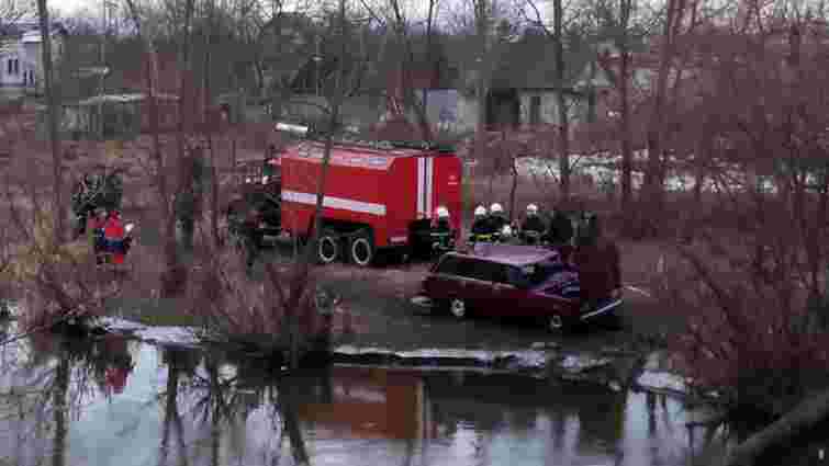 У Червонограді 35-річний водій загинув, злетівши з моста в річку