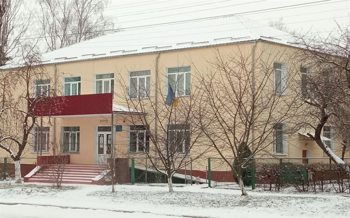 Невакцинований директор спортшколи на Хмельниччині отримає компенсацію понад 40 тис грн.