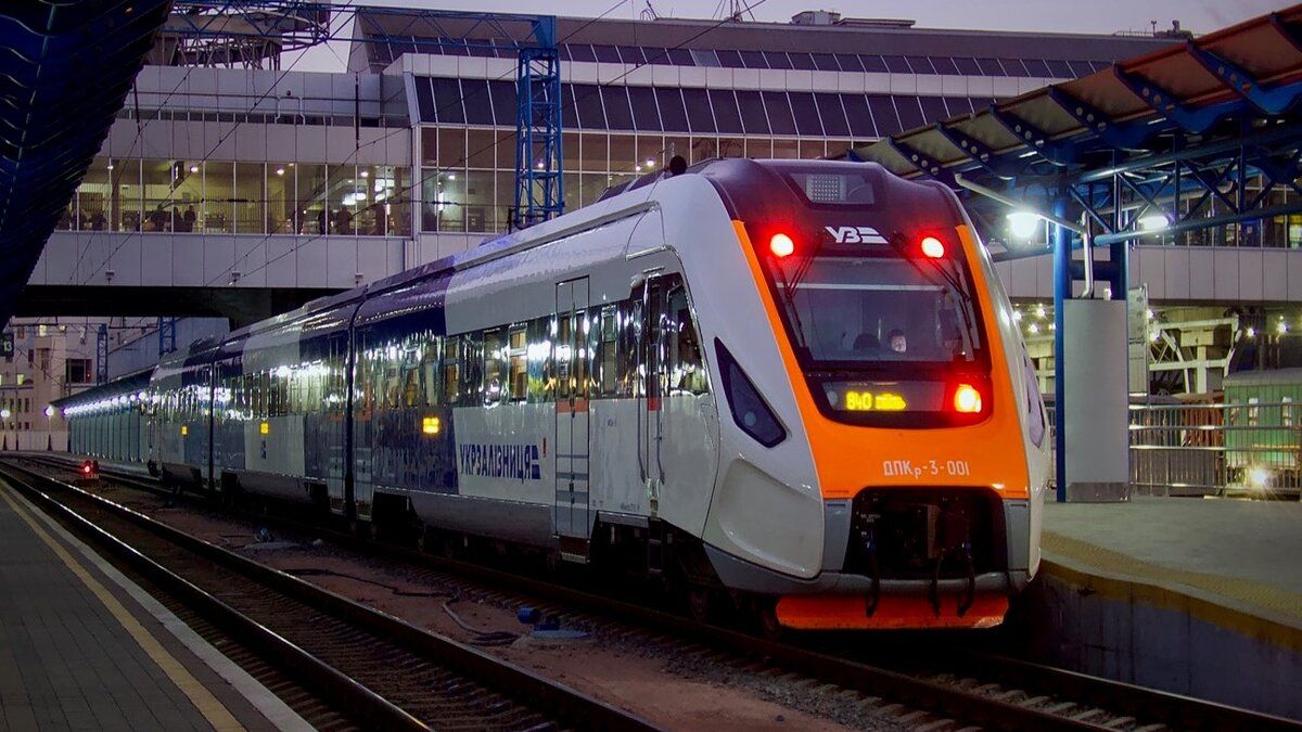 «Укрзалізниця» запускає експериментальний потяг «Львів-Коломия»