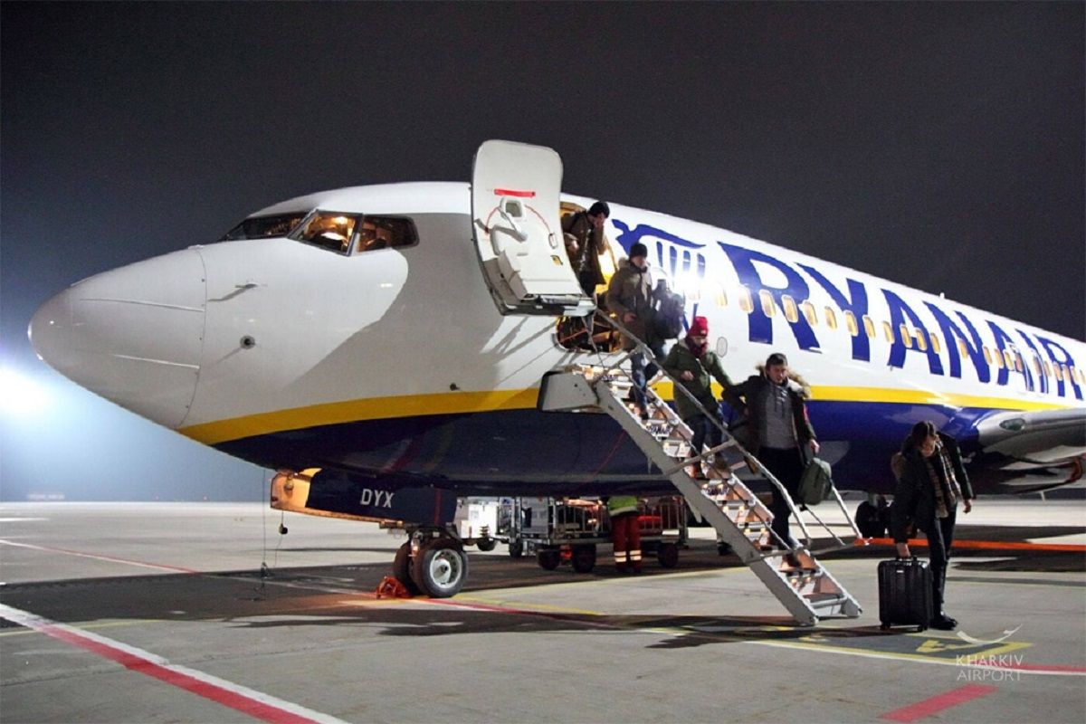 Ryanair зупинила продаж квитків на всі рейси з Харкова й Херсона