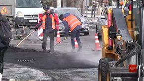 У Львові ремонтують ділянки з найбільш аварійними вибоїнами