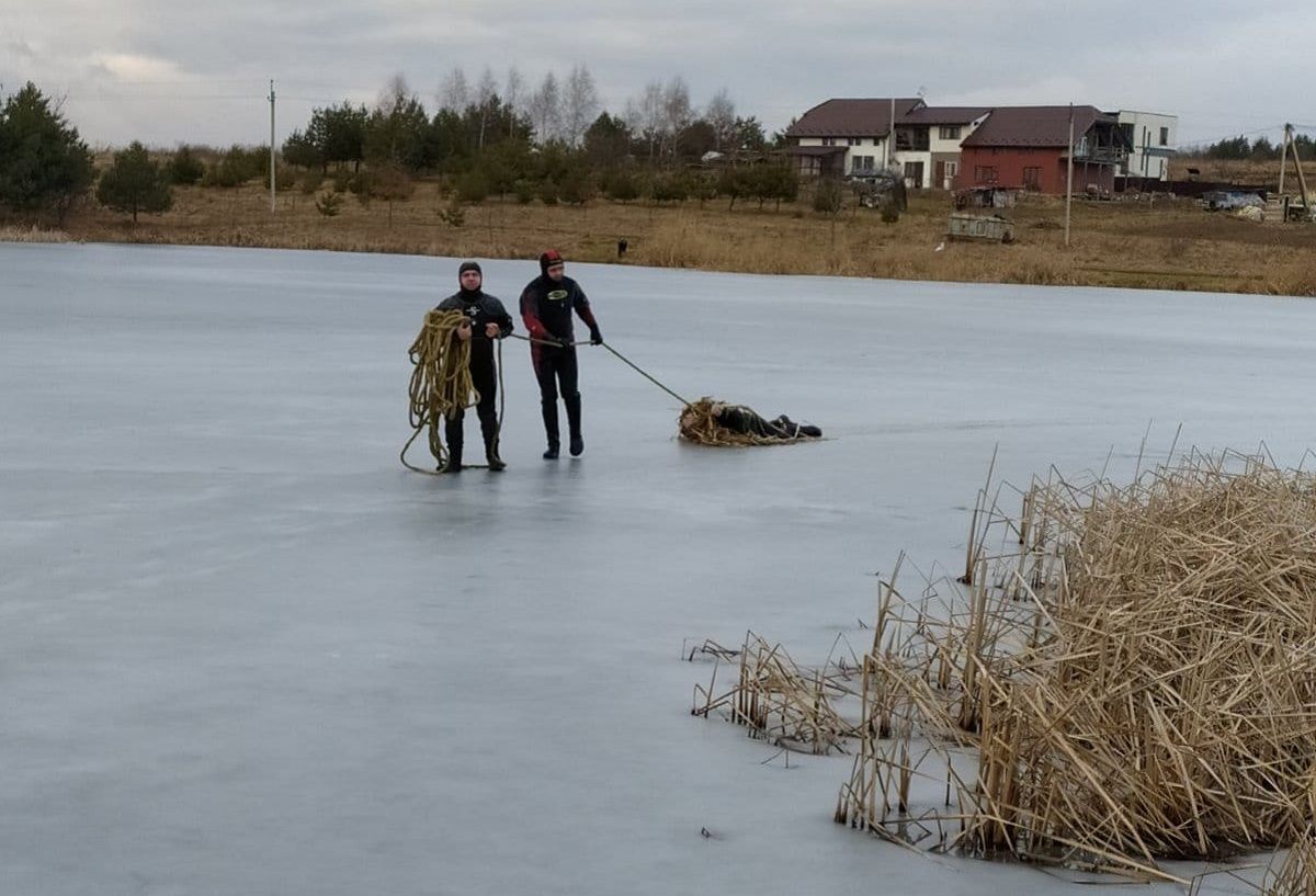 На Львівщині рибалка провалився під лід і загинув