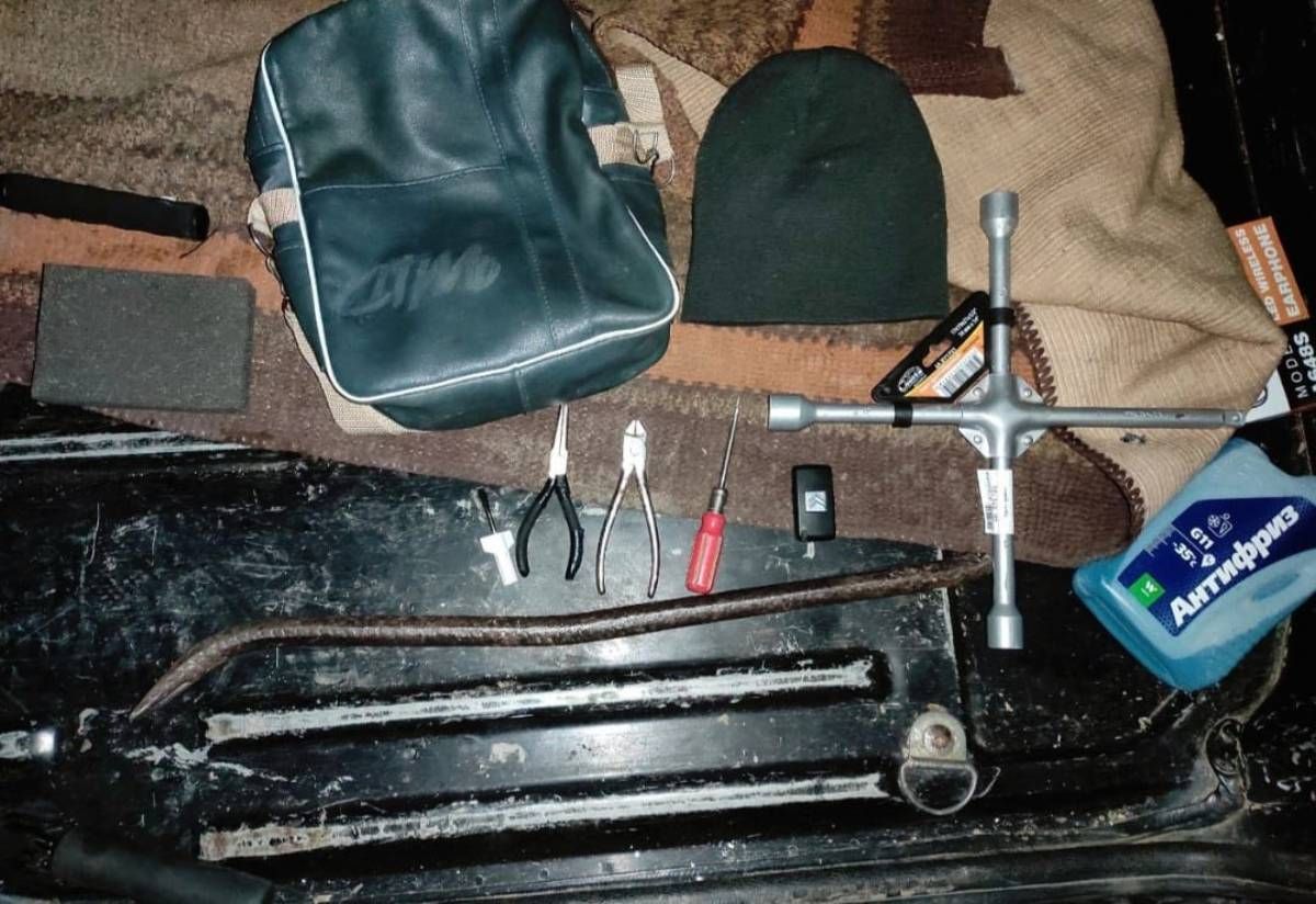 Двоє грабіжників викрали 42 тис. грн із припаркованого у Калуші авто
