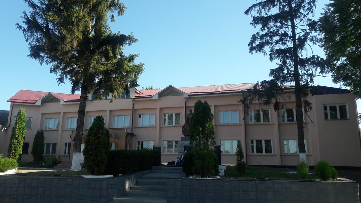 У всіх школах Хмельницького відновили очне навчання