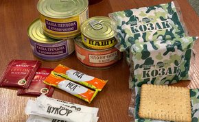 Розпаковуємо новий сухпайок української армії. Відео дня