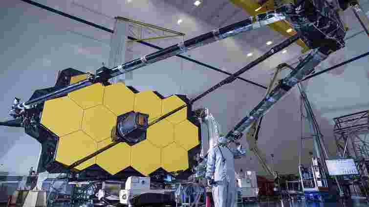 Найдорожчий в історії телескоп James Webb надіслав перші знімки з космосу