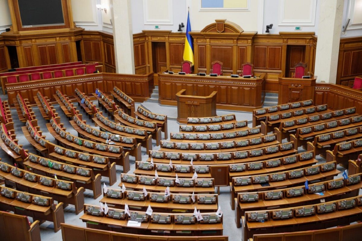 Усім народним депутатам рекомендували повернутись в Україну