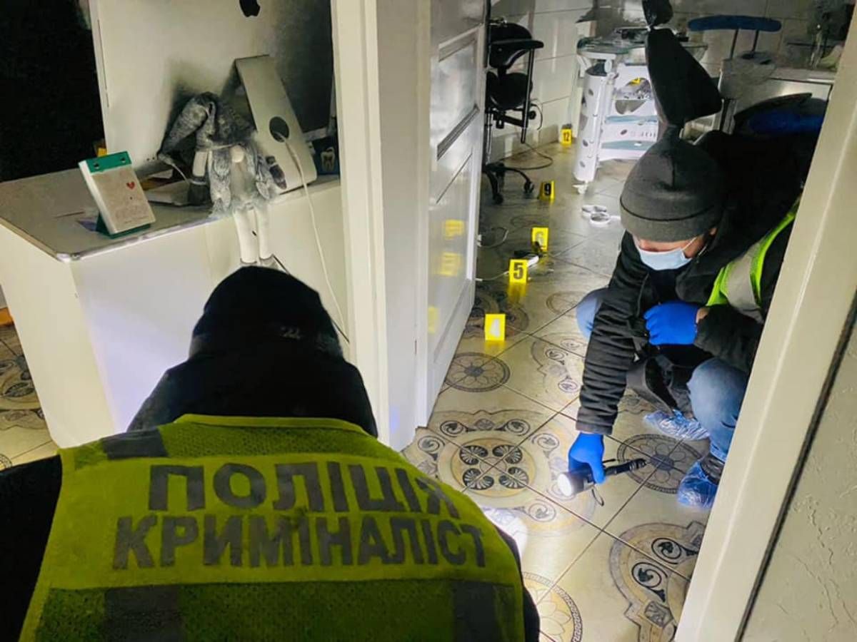 Невідомий розстріляв кримінального авторитета у кріслі стоматолога у Яремче