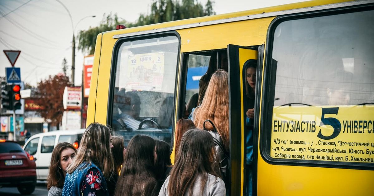 У маршрутках Чернівців скасували режим спецперевезень

