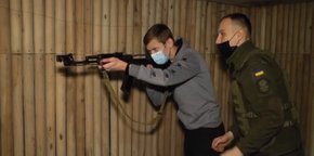  Інструктори Нацгвардії навчають львівських школярів стріляти