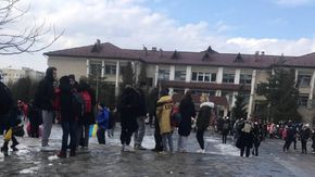 Усі львівські школи припинили навчання через повідомлення про замінування