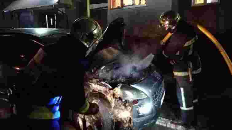 Невідомі уночі підпалили автомобіль 32-річного рівненського підприємця