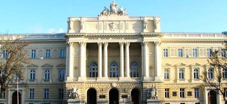 22-річна студентка через суд скасувала відрахування з Львівського університету