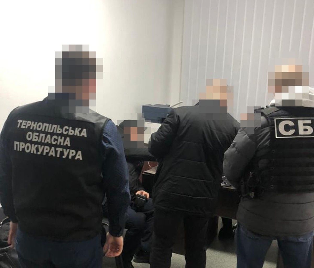 Керівника відділення поліції у Заліщиках затримали на хабарі за дозвіл на відпустку