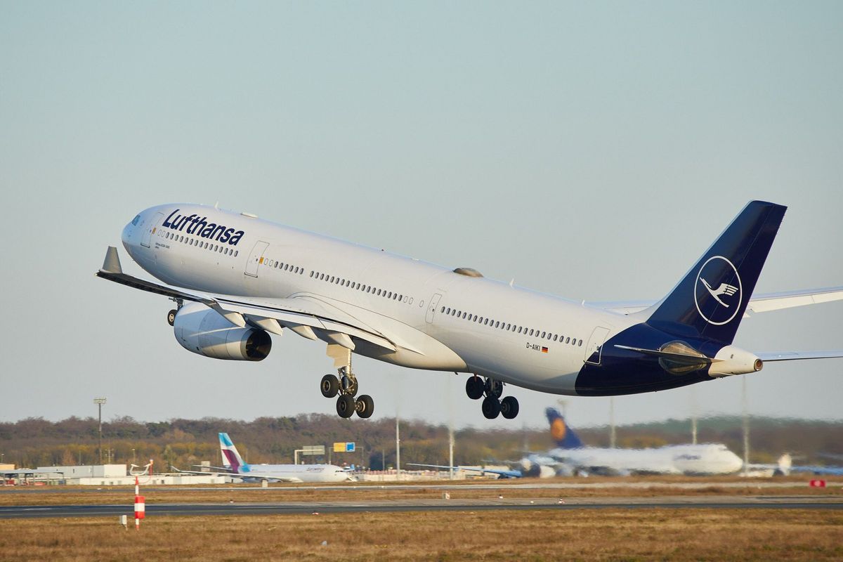 Авіакомпанія Lufthansa призупиняє всі рейси в Київ