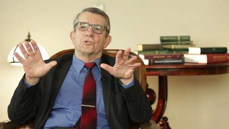 «Українцям намагаються підказати, що в історії неправильне»