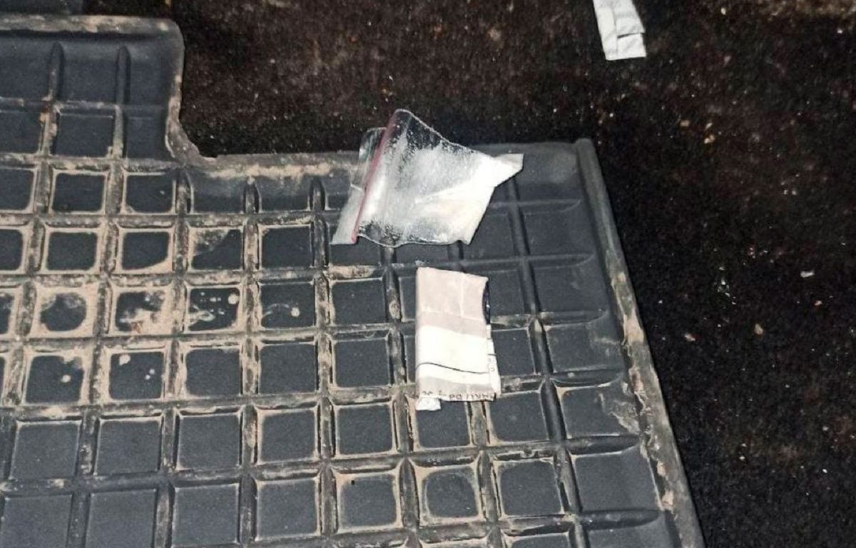 У Луцьку чоловік намагався з'їсти знайдені патрульними наркотики