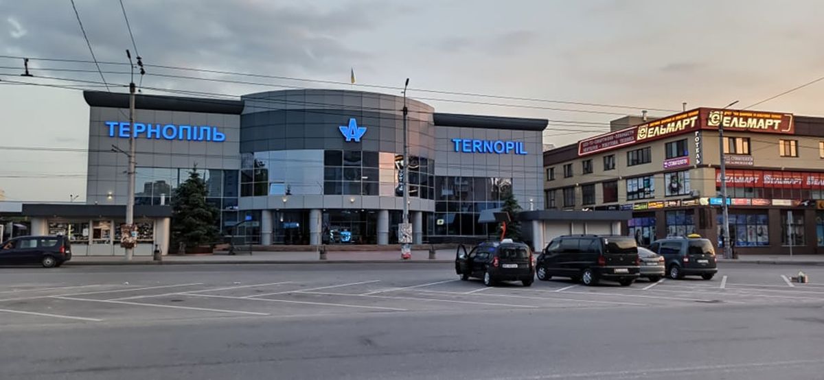 На Тернопільщині повністю зупинили курсування міжобласних автобусів