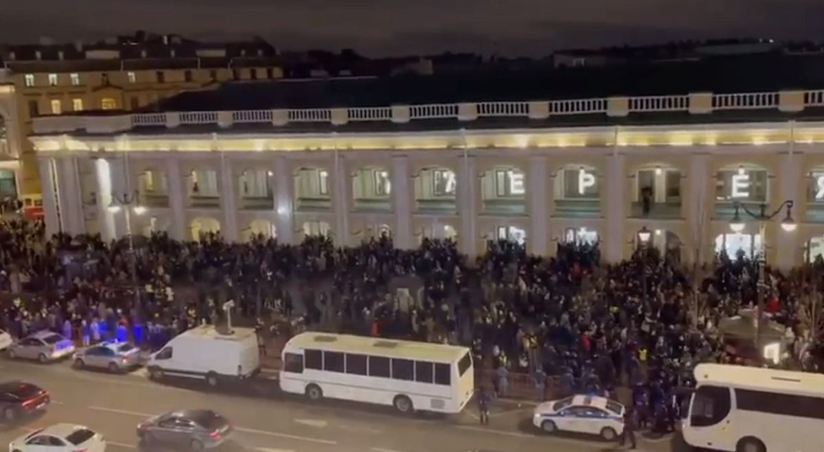 У Росії затримали понад 1000 учасників антивоєнних мітингів