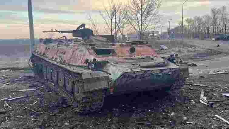 Українські військові вщент розбили колону російських танків на Чернігівщині