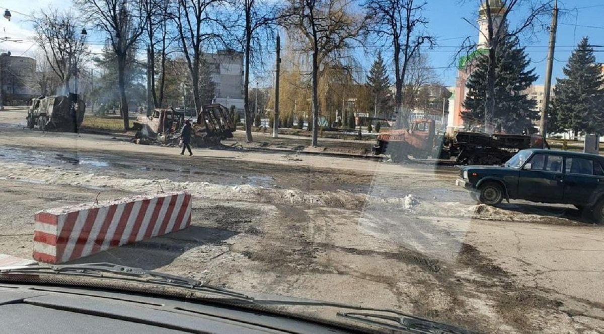 В Охтирці росіяни обстріляли дитячий садок та сховище з людьми