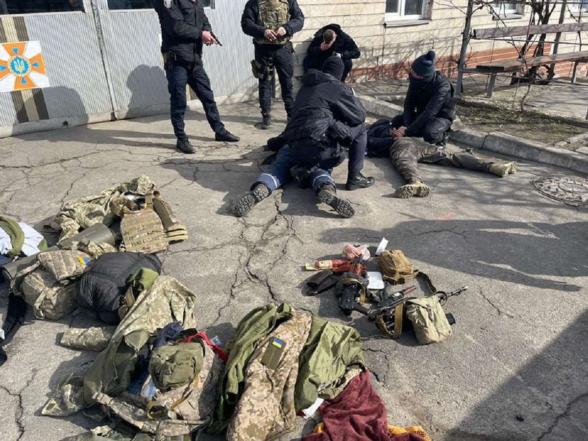 Російські диверсанти намагалися видати себе за київських пожежників