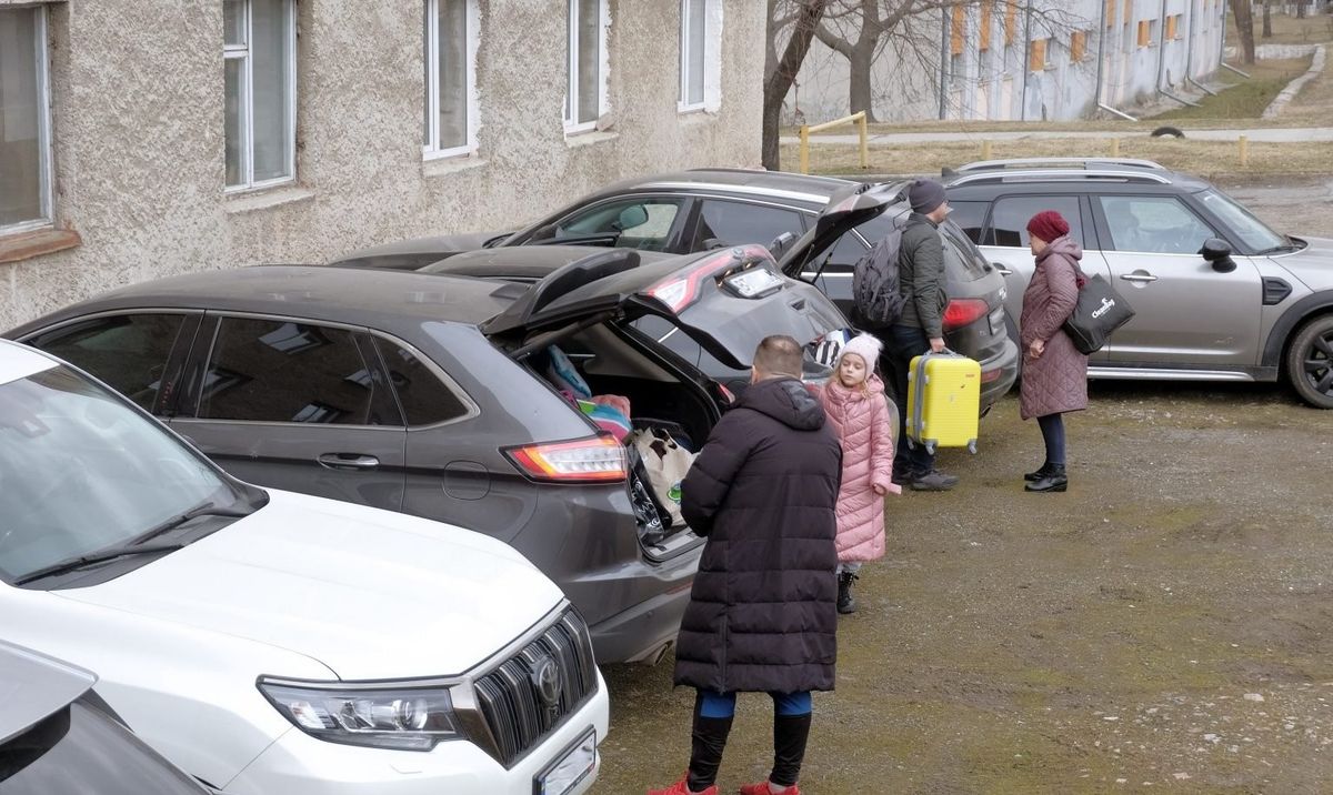 На Буковині чоловіків-біженців зобов'язали стати на військовий облік
